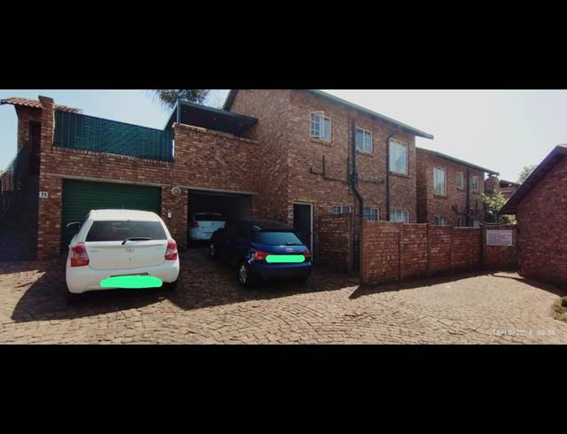 2 BEDROOM TOWNHOUSE FOR SALE IN HIGHVELD